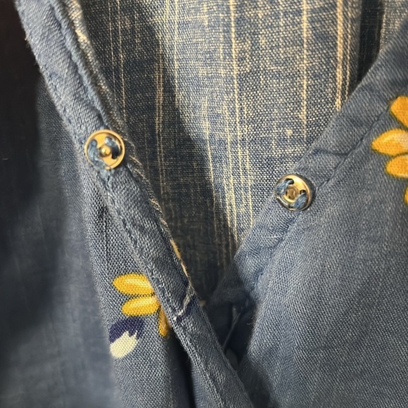 Old Navy Wrap Blouse - Picture 2 of 6